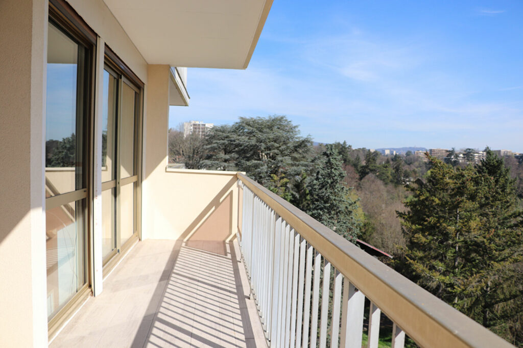 Appartement T3 avec double balcon et parking