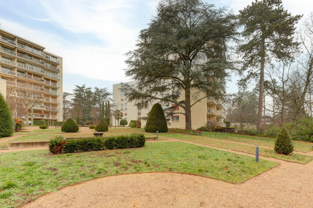 Appartement T3 avec double balcon et parking