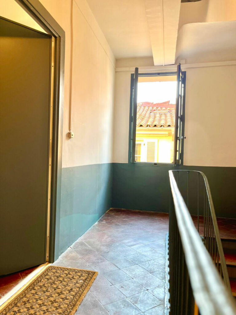 Appartement Aix En Provence  3 pièce(s) 48.72 m2